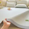 Juego de Tres Piezas de Alfombrilla Refrigerante de Seda de Hielo Estilo Lujo Verano, Color Sólido, Sencillo, Engrosado, Antideslizante, Seda de Hielo, Adecuado para Dormir Desnudo, Alfombrilla Suave con Aire Acondicionado