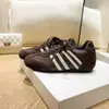 Zapatillas de entrenamiento retro alemanas de cuero genuino en stock, con aumento de altura de 6 cm para mujer, novedad otoño 2026, deportivas casual versátiles, zapatos Forrest Gump