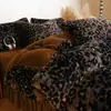 Juego de Colcha de Leche de Terciopelo Espeso Cálido de Invierno Hepburn de Cuatro Piezas, Juego de Funda Nórdica de Felpa de Franela Coral de Tres Piezas