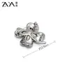 Elegante y Exquisito Broche de Cristal de Trébol de Cuatro Hojas para Mujer, Pin Sencillo y Versátil, Broche con Estilo y Acabado de Alta Gama, Accesorio para Ropa