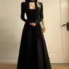 Nuevo Vestido Negro de Cuello en U Estilo Francés para Mujer Otoño e Invierno, Elegante Cruzado Ceñidor de Cintura Adelgazante Versátil Falda Larga Línea A