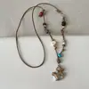 Colar com Pingente de Cavalo de Balanço em Madeira Esculpida Moda Retrô Corrente Longa para Suéter com Contas Joia de Pescoço Personalizada para Mulheres