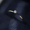 Lujo Ligero Más Vendido Estilo Europeo y Americano Diseño Exagerado Anillo Vintage Huevo de Paloma, Banda Ancha con Diamantes, Nueva Piedra Natural Rayada