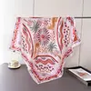 Lenço estampado estilo europeu e americano, echarpe, lenço de cabeça para proteção solar, toalha de praia, cachecol para pescoço e lenço para mulheres