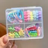 Caixa de Conjunto de Acessórios de Cabelo para Boneca de Algodão Fofa Mini Presilhas de Cabelo Elásticos de Cabelo para Meninas Casa de Brinquedo Roupas de Boneca Elásticos de Cabelo