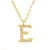 En Stock al por Mayor Colgante Alfabeto de 26 Letras con Diamantes de Acero Inoxidable Europeo y Americano Cadena para Clavícula Collar de Acero de Titanio para Mujeres