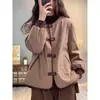 Chaquetaacolchada Ligera con Etiqueta Cortada para Mujer Invierno Corta Casual Color Contrastante Hebilla de Placa Chaqueta de Algodón Engrosada Chaqueta de Algodón Cálida