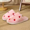 Zapatillas de Algodón Cálidas de Felpa con Suela Gruesa para Mujer, Puntera Cerrada, para Otoño e Invierno, Interiores y Exteriores, de Corazón, Transfronterizas, Zapatos Cálidos de Felpa para Mujer