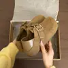 Novos Mocassins de Solado Grosso com Cobertura Total de 3cm para Mulheres, Slip-Ons Estilo Birkenstock que Aumentam a Altura, Muito Estilosos para Uso Externo na Primavera de 2026