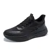 Nuevos zapatos cruzados para hombre, malla transpirable, zapatos de moda versátiles y modernos, zapatos deportivos y casuales ligeros de suela blanda para correr
