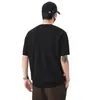 Camiseta de Manga Corta Falsa de Dos Piezas con Bloques de Color y Diseño de Nicho para Verano 2026 para Hombre, Versátil de Corte Holgado con Top de Media Manga y Cuello en V