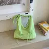 Bolso de hombro casual plisado estilo coreano, bolso cruzado versátil y ligero, diseño de nicho, nuevo bolso de mano para commuting otoño e invierno