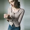 Camisa pequeña estilo francés que combina con todo, estilo occidental, diseño dividido, camisa adelgazante, nueva y elegante camiseta interior de otoño