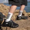 Tamancos Impermeáveis para Uso Externo Masculino, Novo Modelo 2026, Sandálias Respiráveis Antiderrapantes e Resistentes a Odores para Pesca e Direção no Verão com Sensação Suave ao Pisar