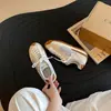 Tênis de Treino Agande em Couro Genuíno Feminino Sapatos de Caminhada com Solado Grosso Flor Pequena 2025 Novos Sapatos Femininos Respiráveis Casuais Esportivos Tênis para Corrida