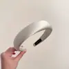 Faixa de cabelo de esponja de cor clara para verão para mulheres, de alta qualidade, com coroa alta, presilha de cabelo que segura a pressão, acessório de cabelo com faixa de cabeça plissada de listras finas