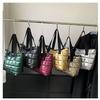 Abrigo acolchado de algodón estilo coreano Bolso grande para mujer 2023 Nuevo Bolso de hombro tipo tote a cuadros perlado Estilo occidental Gran capacidad