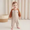 Macacão de bebê, macacão de manga comprida para passeios de primavera e outono, novo e estiloso conjunto para engatinhar no início do outono para bebês de poucos meses