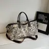 Bolsa de Ombro Grande Capacidade para Mulheres 2026 Nova Moda Design de Nicho Personalizado Casual Roupas de Trabalho Bolsa de Viagem