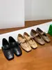 Zapatos Mary Jane Cuadrados de Alta Calidad con Calados Estilo Ballet para Mujer en Guangzhou, Nuevos Zapatos Planos Versátiles de Moda en Piel Genuina