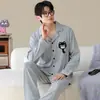 Novo conjunto de pijama primavera e outono 2026, conjunto de loungewear casual estilo cardigã de algodão puro com mangas compridas para homens, tamanhos grandes