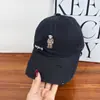 Gorra de Béisbol Bordada de Oso para Mujer, Estilo Coreano Primavera y Otoño, Versátil Casual Ala Ancha, Adelgazante de Rostro, Gorra Suave con Visera de Pato para Hombre