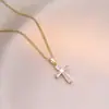 Colar Feminino Colorido Zircônia Joias Design de Nicho Pingente Cruz Completo em Diamante Colar Corrente de Clavícula em Aço Inoxidável