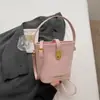 Bolsa Balde de Mão Estilosa Retro para Mulheres, Novo Modelo Primavera 2026, Bolsa de Ombro e Transversal de Alto Valor de Nicho