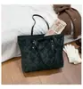 Bolso de Gran Capacidad Estilo Retro Casual para Mujer 2025 Nueva Moda Color Sólido Bolso Tote Bolso de Hombro para Viajes Diarios
