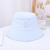 Sombrero de pescador con protección solar para parejas, para primavera y verano, para hombre y mujer, de color liso, informal, combinable con todo, con letra C, estilo japonés, estilo artístico.