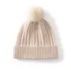 Novo gorro estilo europeu e americano de fio fiado de veludo fino com pompom de pele de raposa real, chapéu de tricô com padrão torcido e design de gola alta canelada