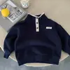 Sudadera infantil con forro polar, nueva colección otoño/invierno 2026, talla mediana a grande para niños, capa base de cuello semialto, prenda superior de forro polar de una pieza engrosada