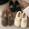 Zapatos peludos de diseño único, con suela gruesa, que aumentan la altura, para otoño e invierno, nuevo estilo 2026, forrados de felpa, cálidos y adecuados para mujeres embarazadas