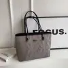 2026 Nueva Bolso Tote Versátil de Gran Capacidad Casual de Moda para Mujeres para el Trayecto Diario de Estudiantes Bolso de Hombro