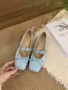Sapatilhas femininas com aumento interno de altura e detalhe de laço, estilo francês primavera/verão 2025, sapatinhos Mary Jane vermelhos para noite