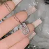 Versa Europeu e Americano Simples Fino Pingente de Cruz Banhado a Ouro 18K Diamante Rosa Micro Etiqueta Pequena Corrente de Pescoço Acessórios