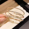 Pulsera de Perlas Europeas y Americanas Transfronteriza Exagerada Multicapa con Diseño Exquisito, Pulsera Versátil de Nicho, Joyería de Lujo Ligero de Alta Gama para Mujeres