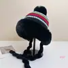 Bonito Sombrero de Peluche para Mujer en Invierno con Forro de Lana, Sombrero de Lana Tejido Engrosado, Protección para los Oídos, Cálido, Peludo, Sombrero Lei Feng del Noreste