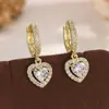 Pendientes Europeos y Americanos de Lujo Ligero con Forma de Corazón y Circonita para Mujer, Diseño de Alta Gama Incrustado de Diamantes, Pendientes Versátiles y Elegantes para el Trabajo