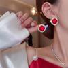 2023 Nova Moda Brincos Vermelhos de Pérola Cravejados de Diamante Femininos Luxo Leve de Ponta Nicho Brincos Elegantes Joias para Orelha