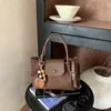 Bolsa Tote Maillard Retrô Feminina 2026 Nova Moda Grande Capacidade Bolsa de Ombro Único Relaxada Bolsa de Mão Simples