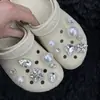 Acessórios para Calçados de Caverna Estrela Brilhante Flor de Sapato Fivela Decorativa 2025 Fivela de Sapato Acessórios de Liga de Alto Padrão Flor de Pérola