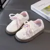 Zapatos Planos de Moda para Niños 2026 Primavera/Otoño Nuevos de Velcro de Caña Baja Zapatillas de Tabla Suela Suave Estudiante Versátiles Deportivos Casuales