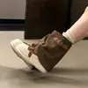 Botas retro de alta gama, populares para mujer, nueva colección otoño 2026, adelgazantes, que aumentan la altura, de suela blanda, botines para mujeres petite