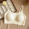 Lencería cálida de seda cepillada para otoño e invierno para mujer, con diseño de busto pequeño, soporte suave, efecto push-up, anti-caída, sin costuras y un hermoso diseño en la espalda
