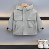 8819 Jaqueta de Primavera para Meninos Corta-vento Estiloso Top Infantil Modelo Novo 2026 Roupa de Bebê Corta-vento de Primavera e Outono
