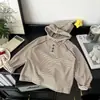 Camiseta infantil con capucha para niños y niñas, nueva de otoño 2026, con diseño de muñeca de estrella, top a rayas de manga larga personalizado