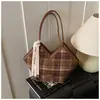 Bolsa de Ombro Transfronteiriça para Mulheres 2025 Verão Novo Moda Moderna de Grande Capacidade Bolsa Tote para Trabalho Bolsa de Axila para Mulheres