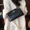 Bolso de hombro versátil estilo commuter nuevo con un diseño único, con patrón de rombos, para mujer - Bolso cruzado 2026