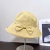 Chapéu de Balde Liso de Cor Sólida com Aba para Mulheres, Novo Chapéu Versátil Casual de Primavera e Verão para Proteger do Sol, Chapéu de Tecido para Proteção Solar ao Ar Livre, Tendência